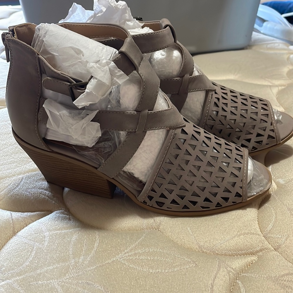 Womens ankle bootie